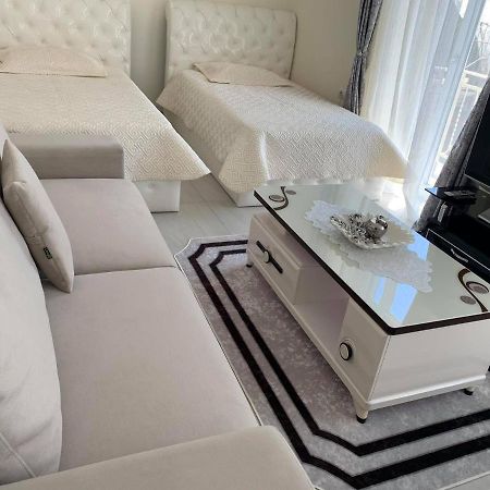 Apartament Oresti Korce Buitenkant foto
