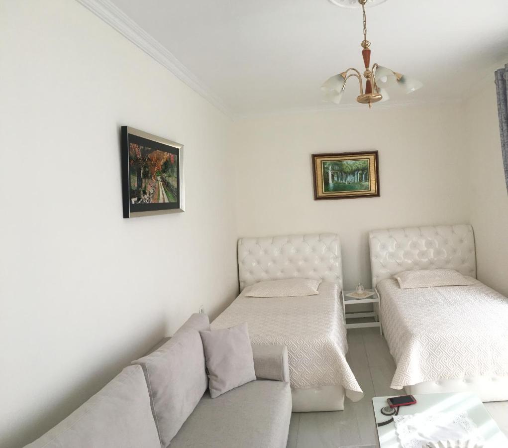 Apartament Oresti Korce Buitenkant foto